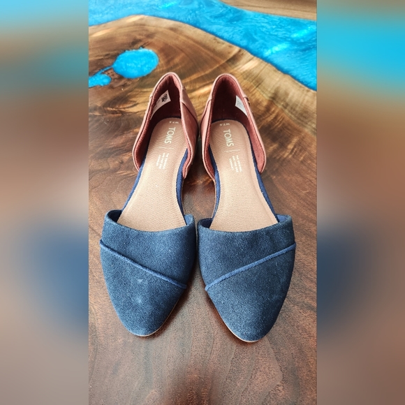 Toms Navy and Leather Flats | size 7.5 - Picture 1 of 6